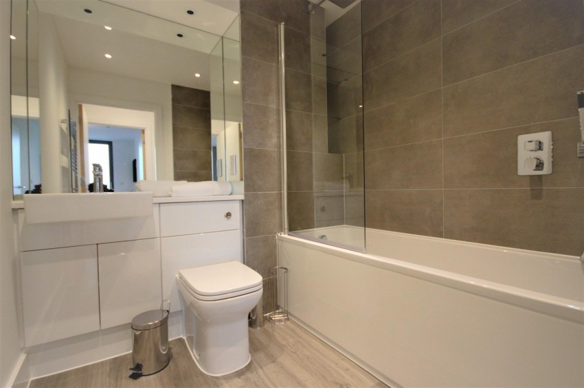 Images for High Street, 124 High Street, Staines-Upon-Thames EAID:2640919782 BID:STA