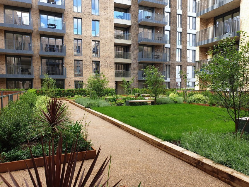 Images for High Street, 124 High Street, Staines-Upon-Thames EAID:2640919782 BID:STA