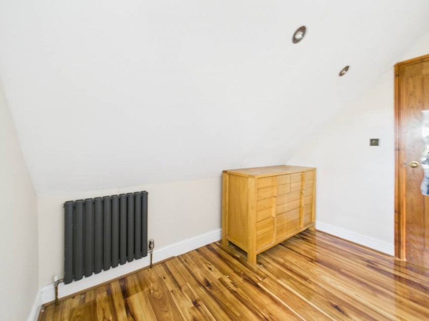 Images for Staines-upon-Thames, Surrey EAID:2640919782 BID:STA