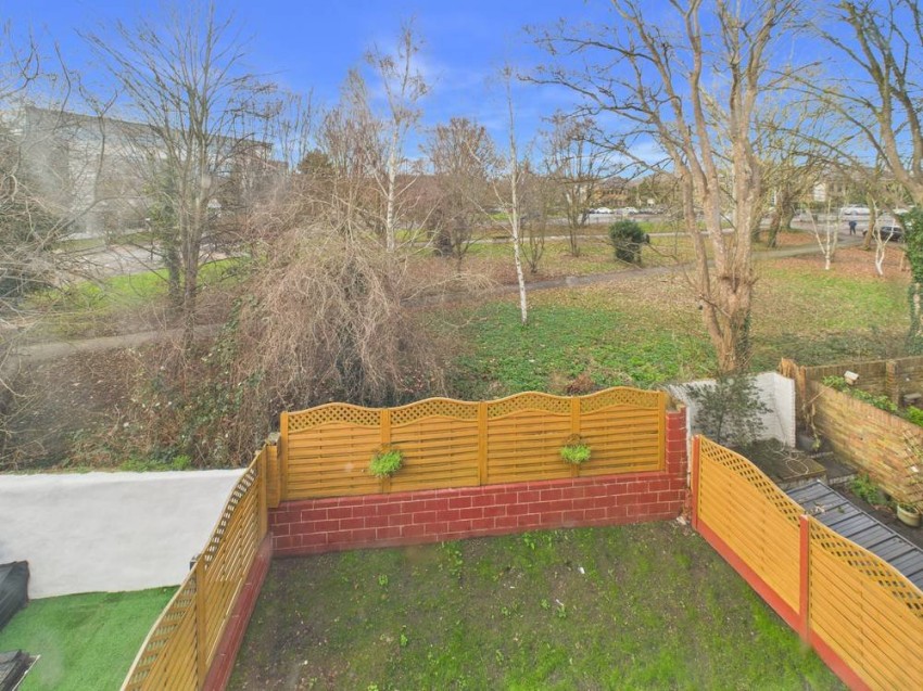 Images for Staines-upon-Thames, Surrey EAID:2640919782 BID:STA