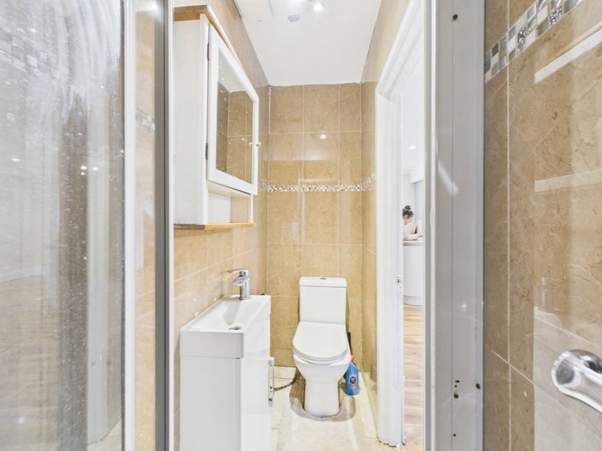 Images for Staines-upon-Thames, Surrey EAID:2640919782 BID:STA