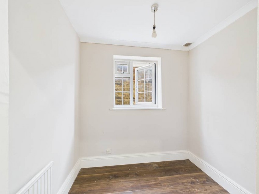 Images for Staines-upon-Thames, Surrey EAID:2640919782 BID:STA