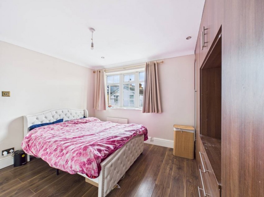 Images for Staines-upon-Thames, Surrey EAID:2640919782 BID:STA