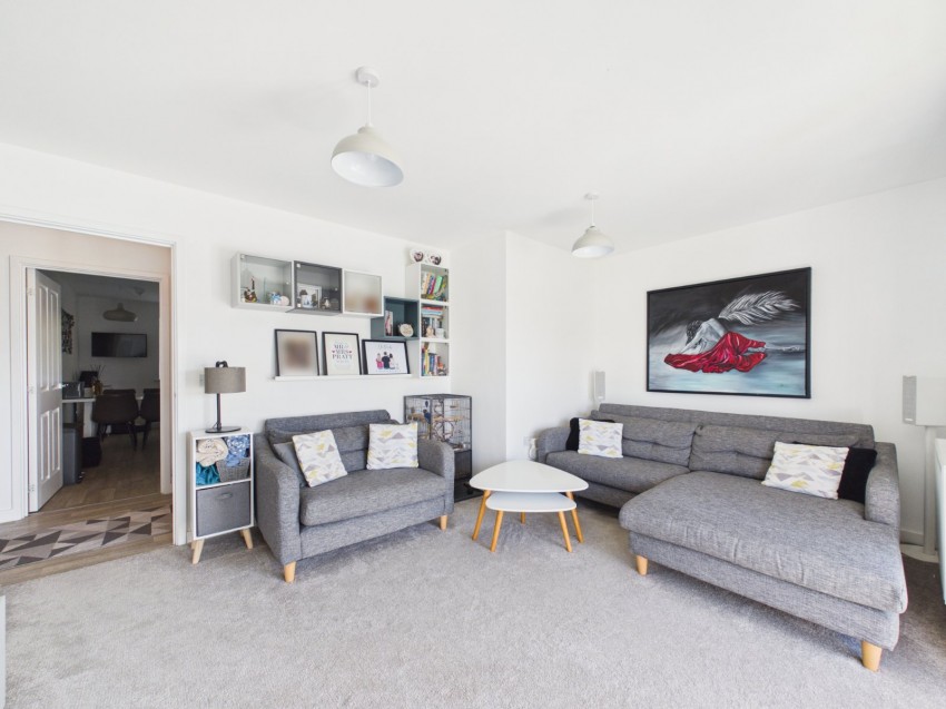 Images for Kennett Lane, Chertsey, Surrey EAID:2640919782 BID:STA