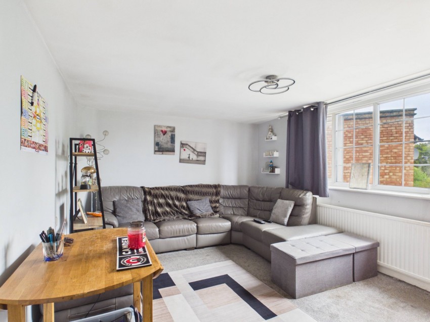 Images for Staines-upon-Thames, Surrey EAID:2640919782 BID:STA