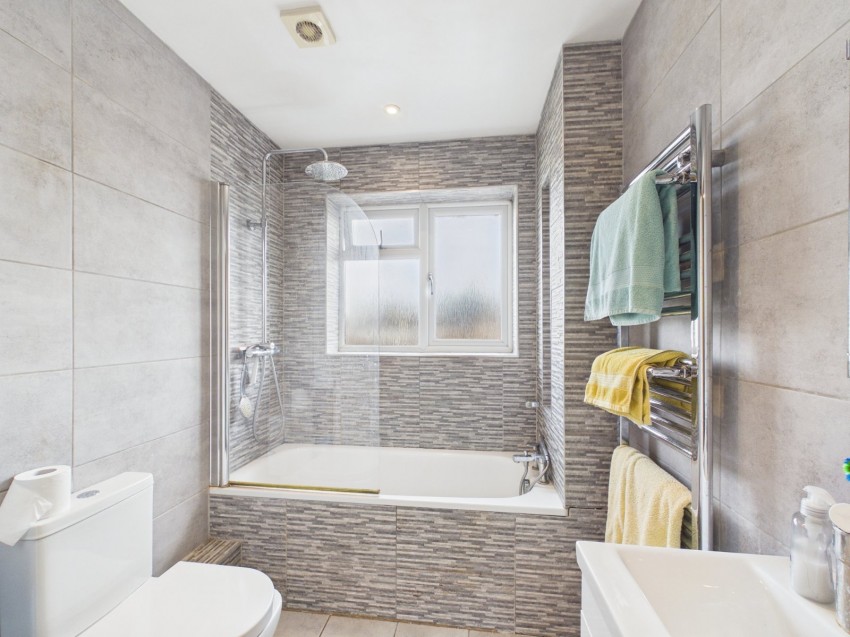 Images for Staines-upon-Thames, Surrey EAID:2640919782 BID:STA