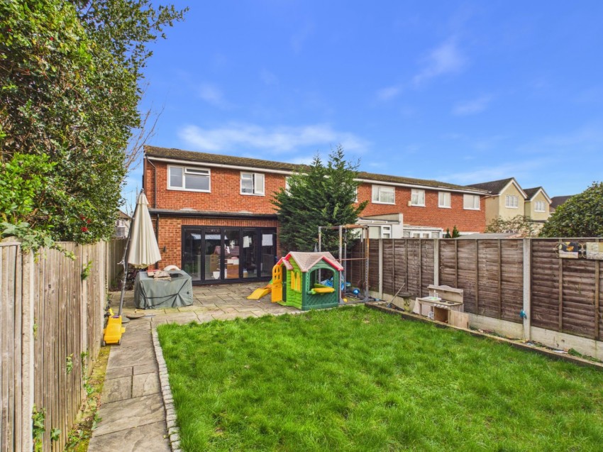 Images for Staines-upon-Thames, Surrey EAID:2640919782 BID:STA