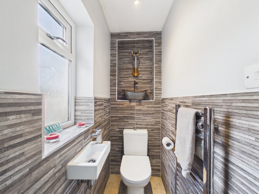 Images for Staines-upon-Thames, Surrey EAID:2640919782 BID:STA