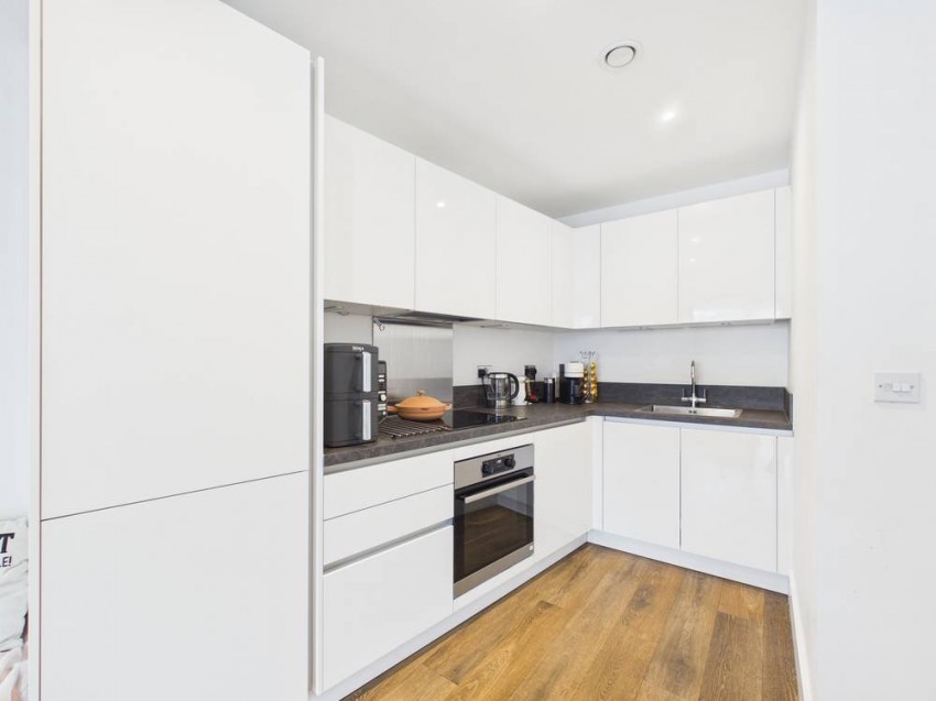 Images for Staines-upon-Thames, Surrey EAID:2640919782 BID:STA