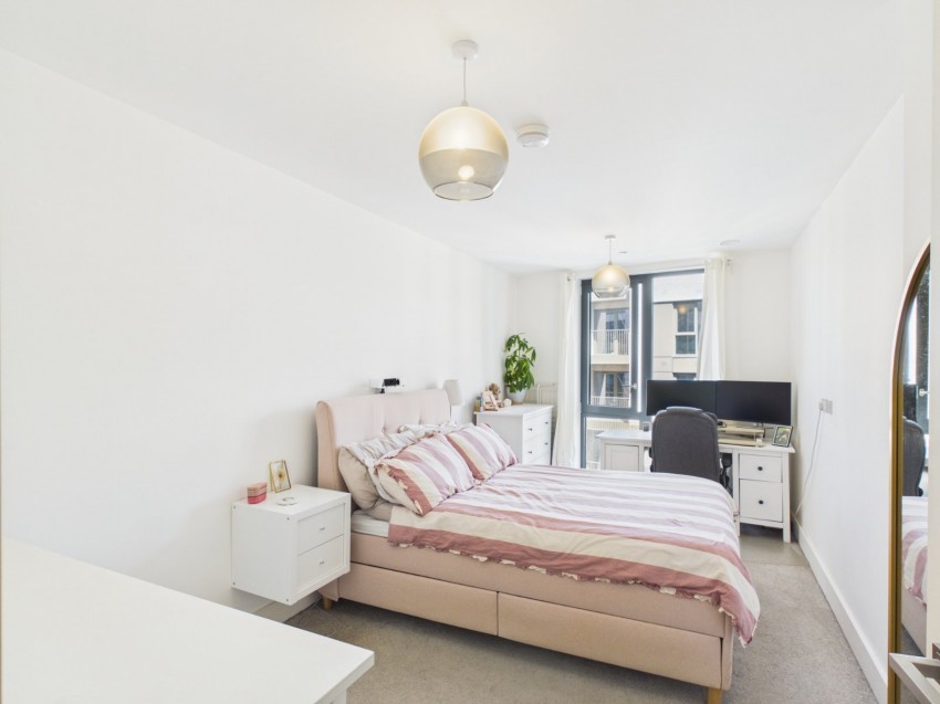 Images for Staines-upon-Thames, Surrey EAID:2640919782 BID:STA