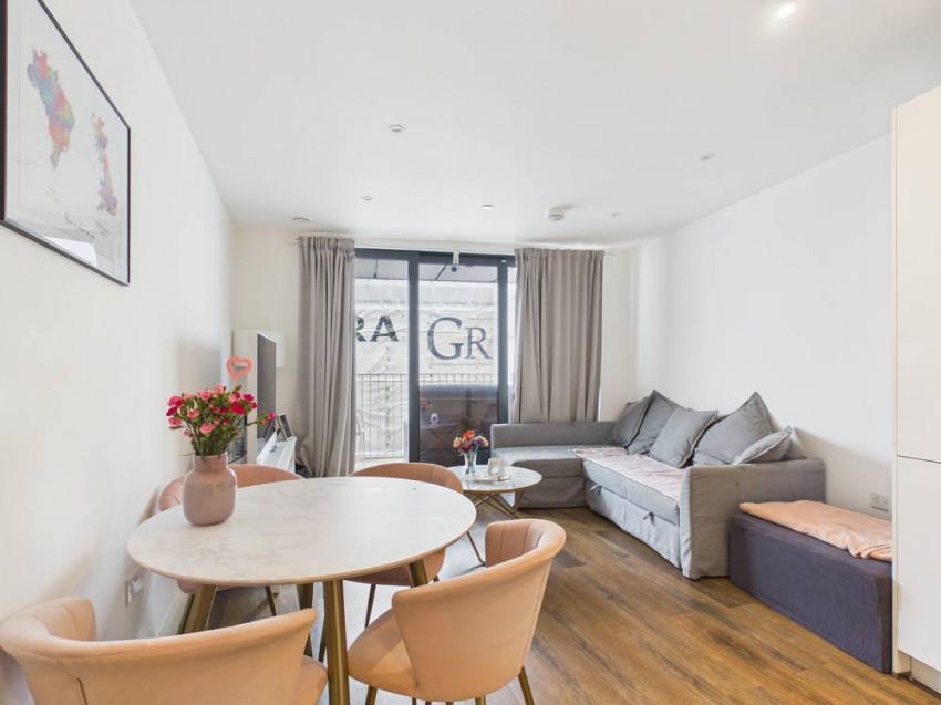 Images for Staines-upon-Thames, Surrey EAID:2640919782 BID:STA