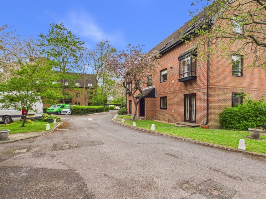 Images for Moormede Crescent, Staines-upon-Thames, Surrey EAID:2640919782 BID:STA