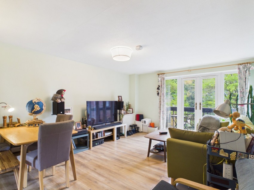 Images for Moormede Crescent, Staines-upon-Thames, Surrey EAID:2640919782 BID:STA