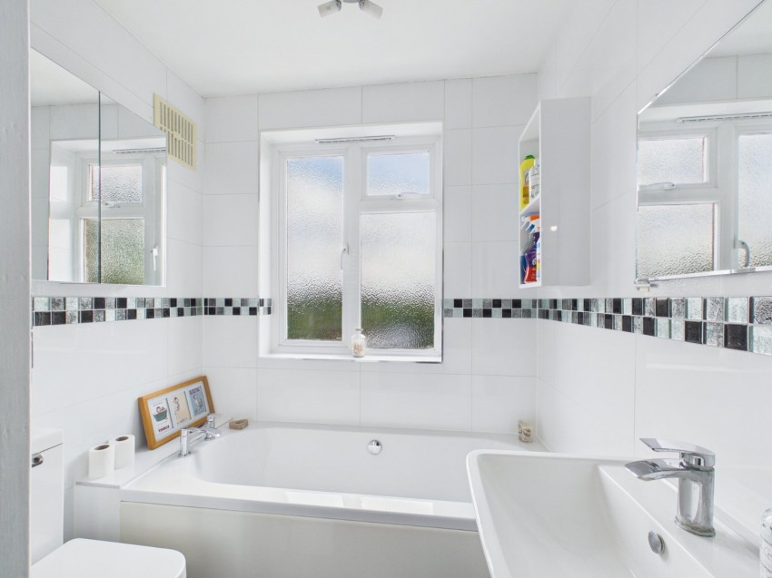 Images for Staines-upon-Thames, Surrey EAID:2640919782 BID:STA