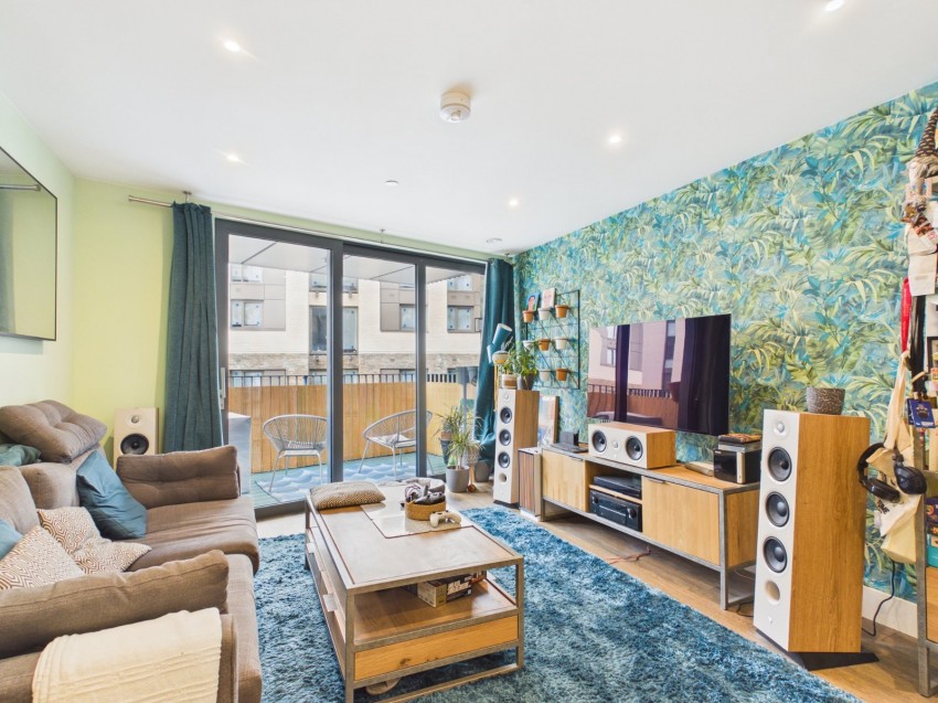 Images for Staines-upon-Thames, Surrey EAID:2640919782 BID:STA