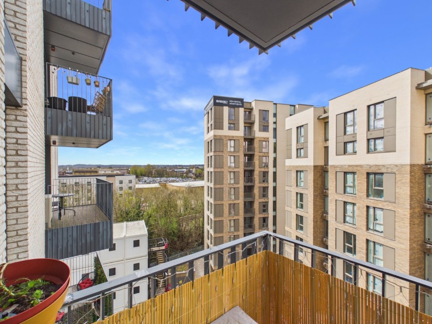 Images for Staines-upon-Thames, Surrey EAID:2640919782 BID:STA