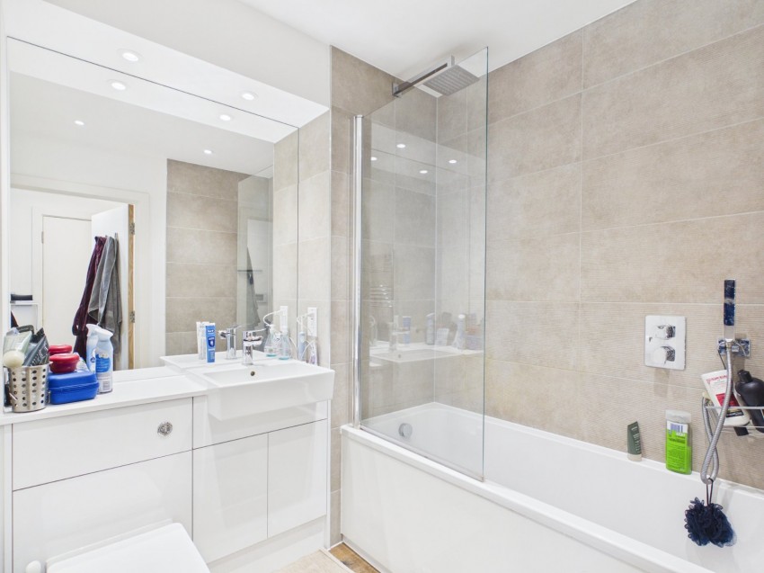 Images for Staines-upon-Thames, Surrey EAID:2640919782 BID:STA