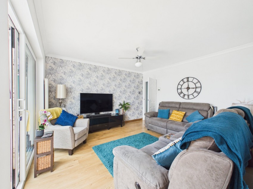 Images for Staines-upon-Thames, Surrey EAID:2640919782 BID:STA