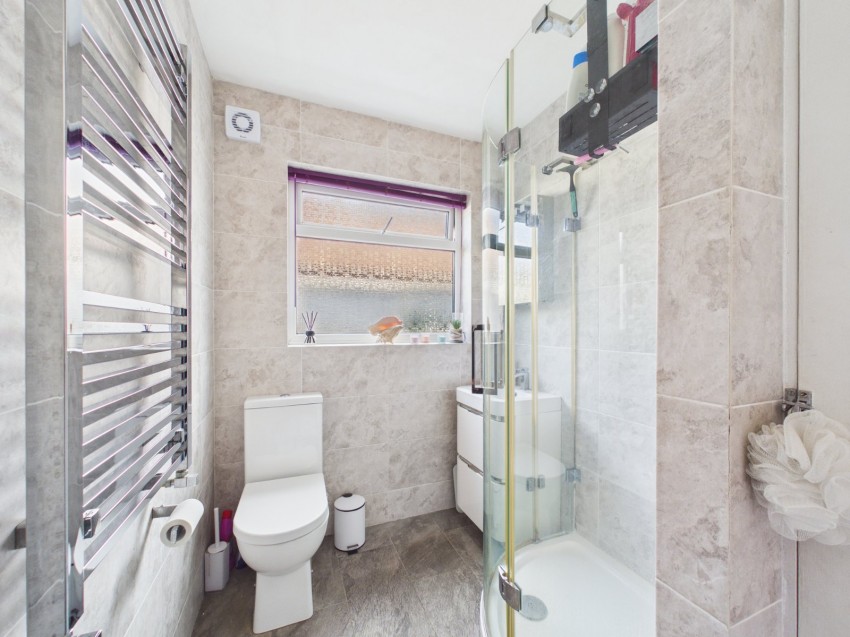 Images for Staines-upon-Thames, Surrey EAID:2640919782 BID:STA