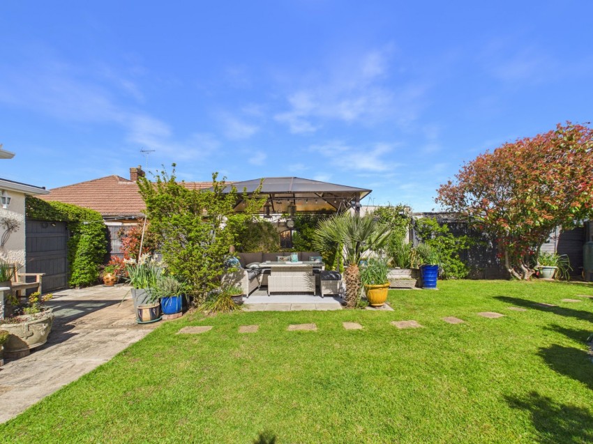 Images for Staines-upon-Thames, Surrey EAID:2640919782 BID:STA