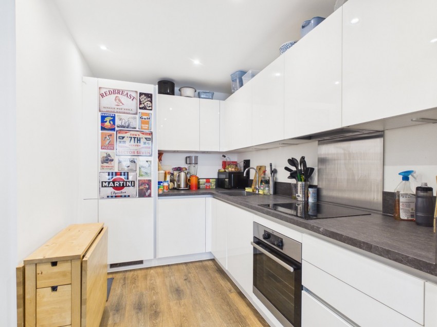 Images for Staines-upon-Thames, Surrey EAID:2640919782 BID:STA