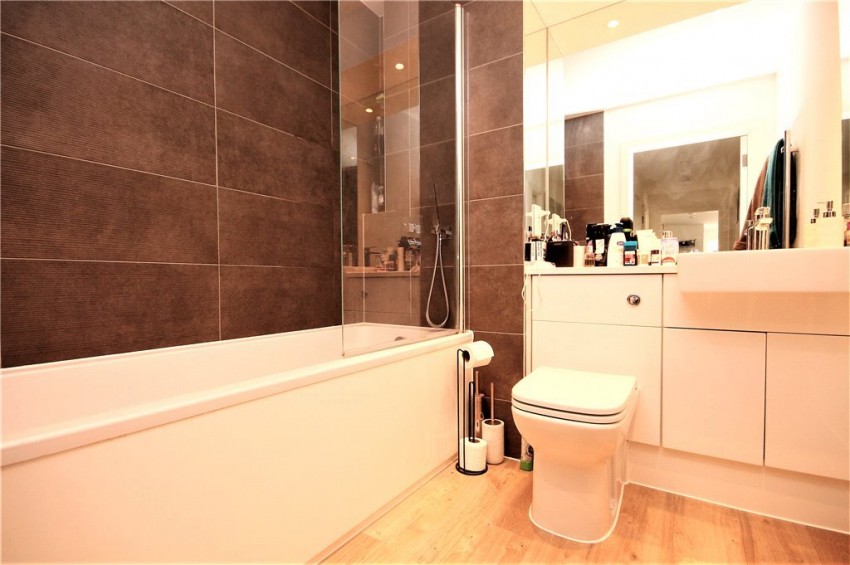 Images for Staines-upon-Thames, Surrey EAID:2640919782 BID:STA