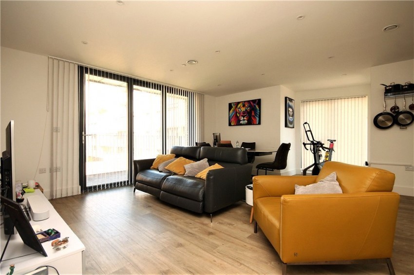Images for Staines-upon-Thames, Surrey EAID:2640919782 BID:STA
