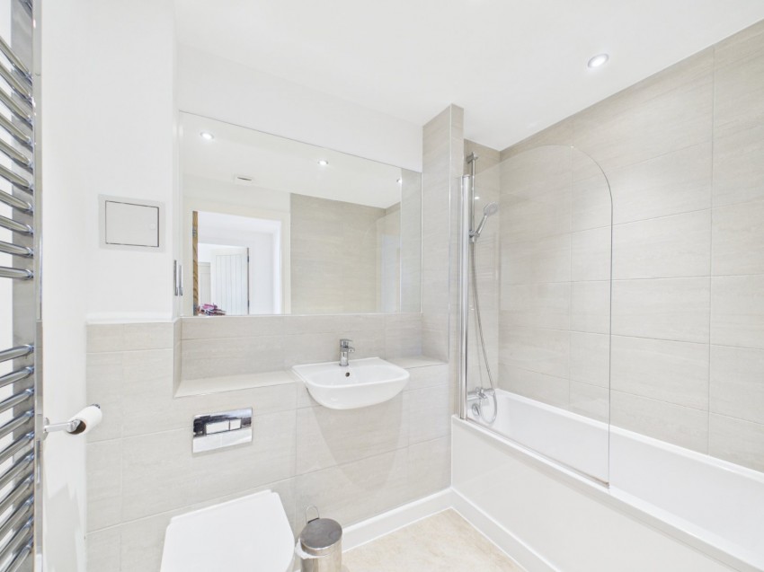 Images for Staines-upon-Thames, Surrey EAID:2640919782 BID:STA