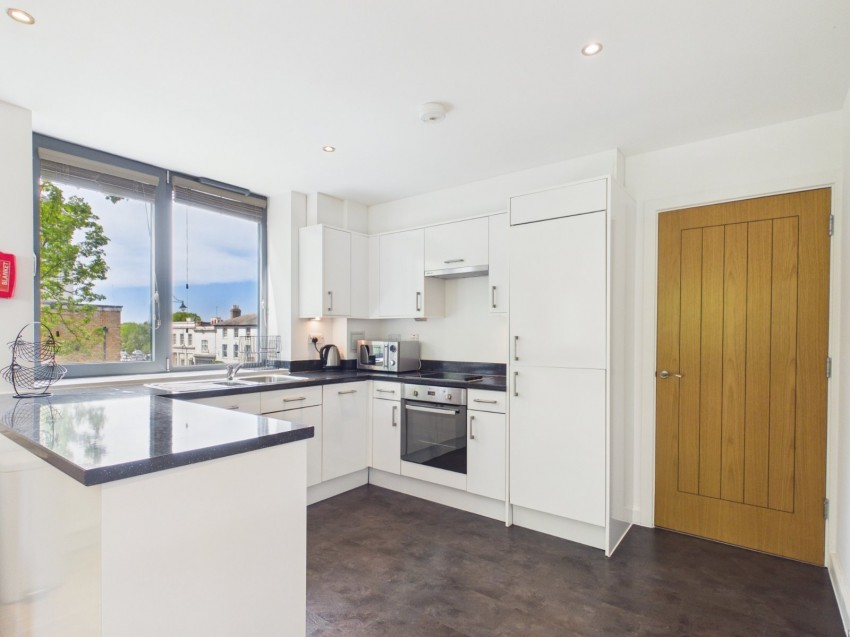 Images for Staines-upon-Thames, Surrey EAID:2640919782 BID:STA