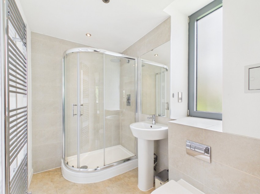 Images for Staines-upon-Thames, Surrey EAID:2640919782 BID:STA