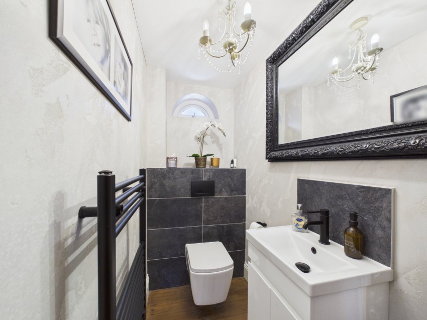 Images for Staines-upon-Thames, Surrey EAID:2640919782 BID:STA