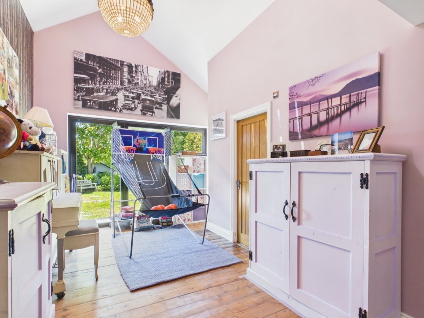 Images for Staines-upon-Thames, Surrey EAID:2640919782 BID:STA