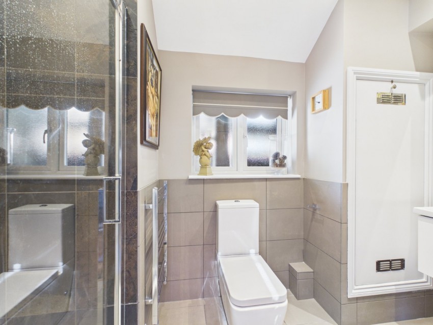 Images for Staines-upon-Thames, Surrey EAID:2640919782 BID:STA