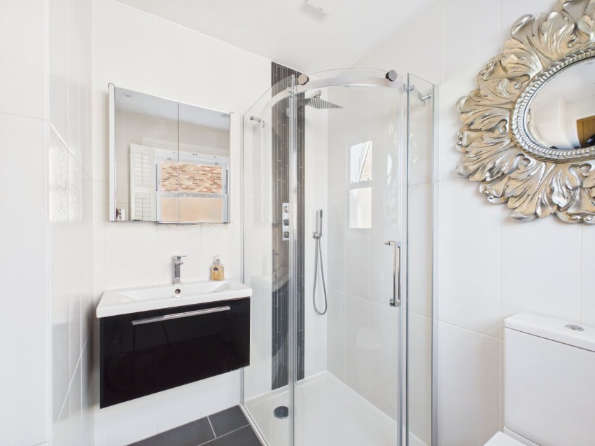 Images for Staines-upon-Thames, Surrey EAID:2640919782 BID:STA
