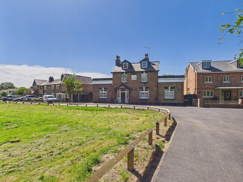 Images for Staines-upon-Thames, Surrey EAID:2640919782 BID:STA
