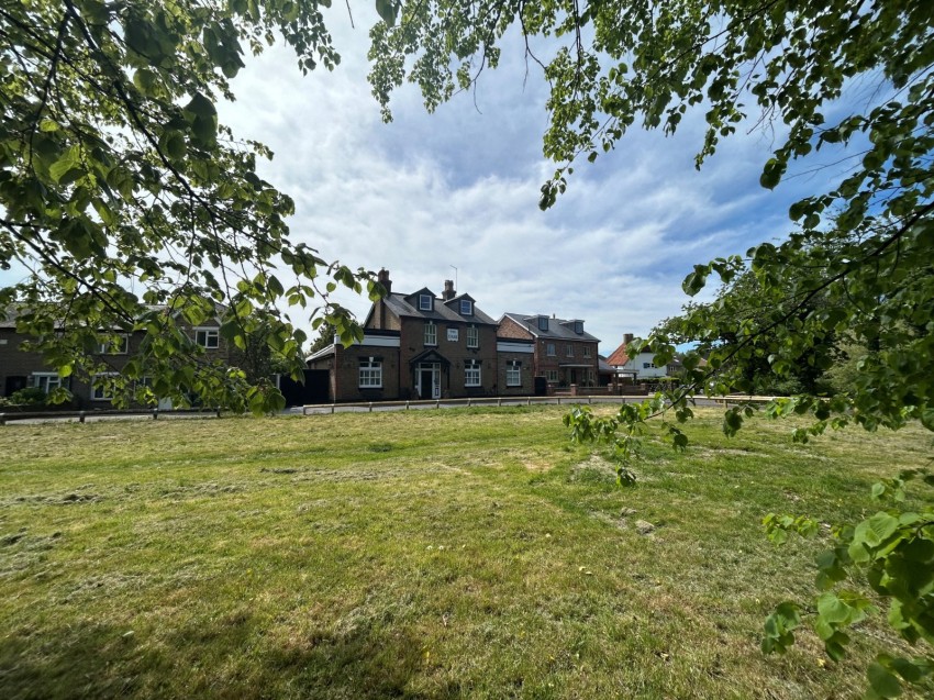 Images for Staines-upon-Thames, Surrey EAID:2640919782 BID:STA