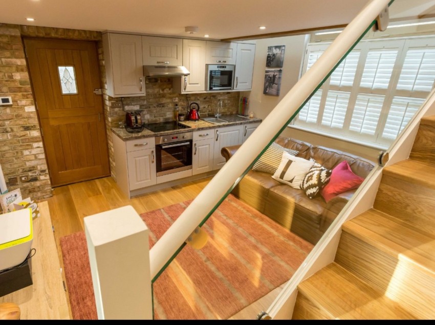 Images for Staines-upon-Thames, Surrey EAID:2640919782 BID:STA