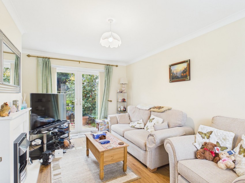Images for Staines-upon-Thames, Surrey EAID:2640919782 BID:STA