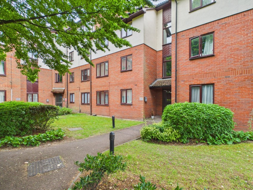 Images for Sidney Road, Staines-upon-Thames, Surrey EAID:2640919782 BID:STA