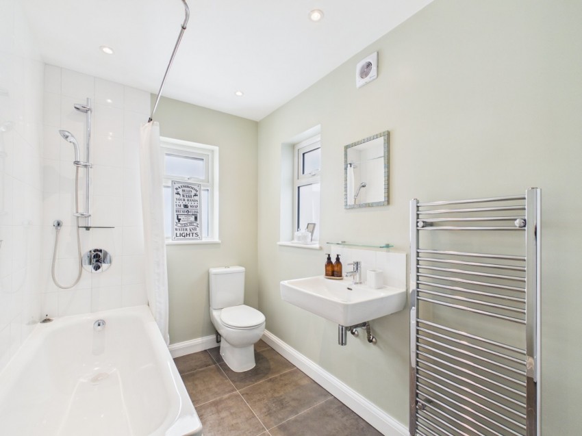 Images for Staines-upon-Thames, Surrey EAID:2640919782 BID:STA