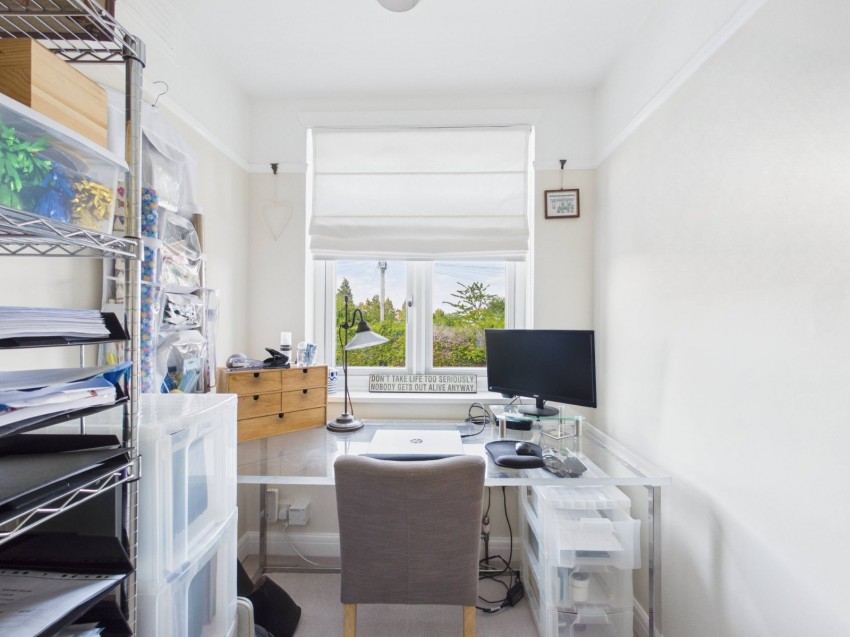 Images for Staines-upon-Thames, Surrey EAID:2640919782 BID:STA