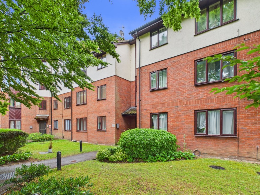Images for Sidney Road, Staines, Surrey EAID:2640919782 BID:STA