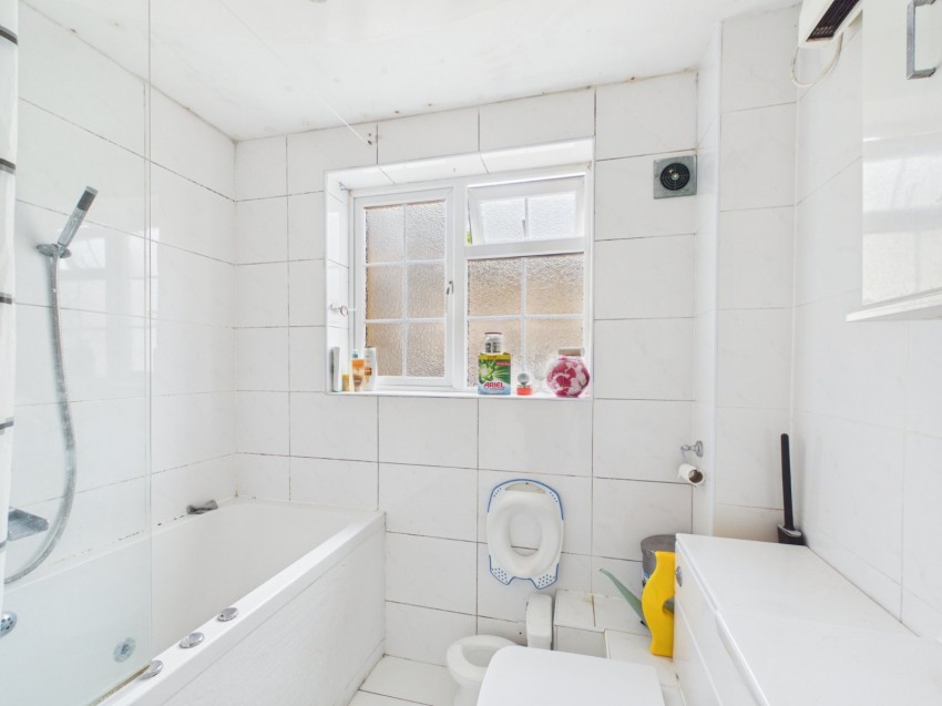 Images for Staines-Upon-Thames, Middlesex EAID:2640919782 BID:STA