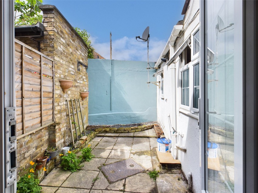 Images for Wraysbury Road, Staines, Middlesex EAID:2640919782 BID:STL