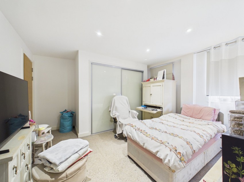 Images for High Street, Staines-Upon-Thames, Middlesex EAID:2640919782 BID:STL