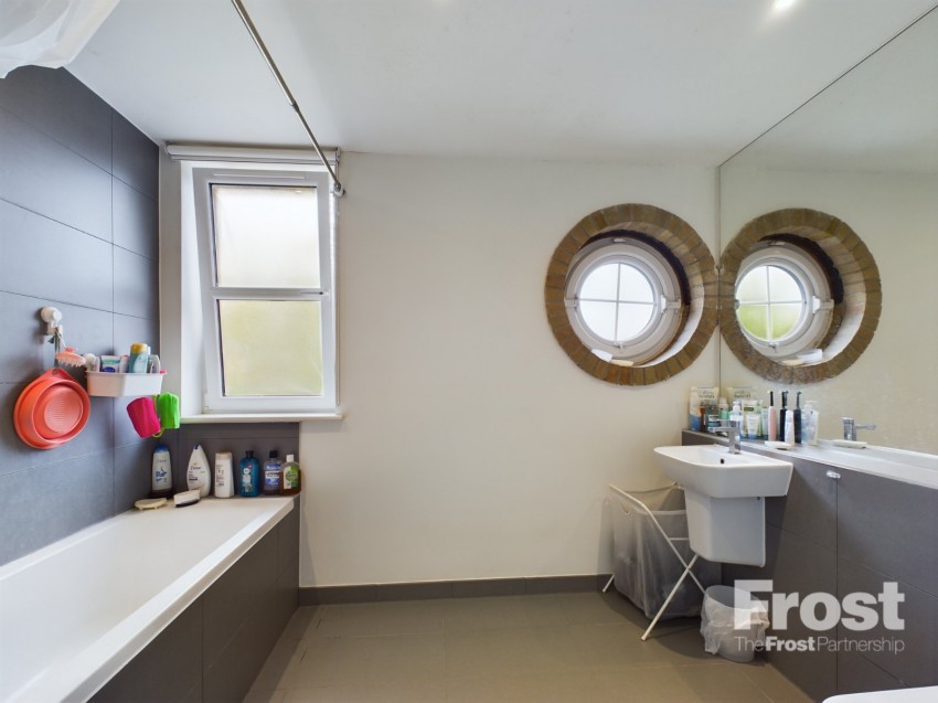 Images for High Street, Staines-Upon-Thames, Middlesex EAID:2640919782 BID:STL