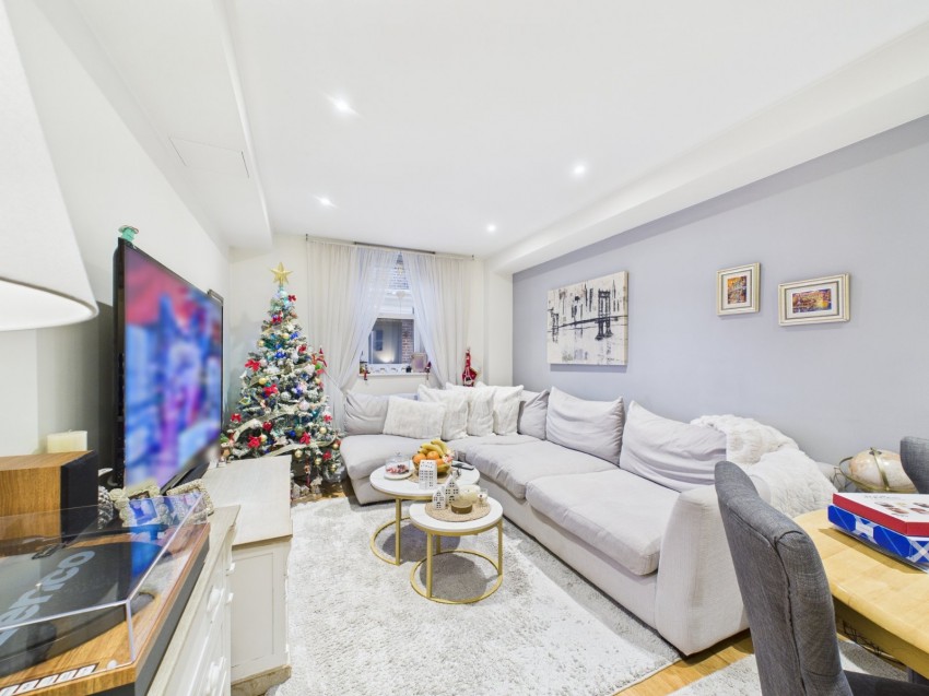 Images for High Street, Staines-Upon-Thames, Middlesex EAID:2640919782 BID:STL