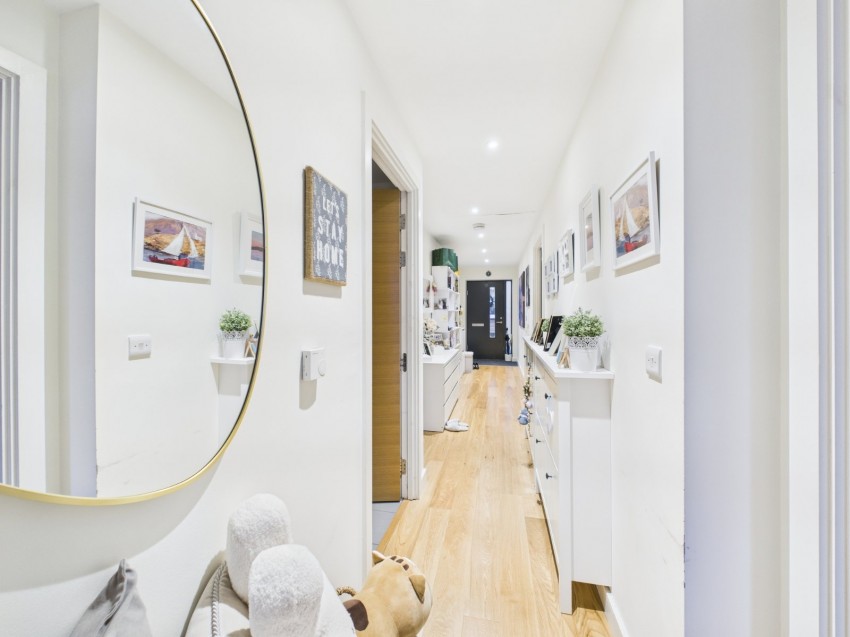 Images for High Street, Staines-Upon-Thames, Middlesex EAID:2640919782 BID:STL