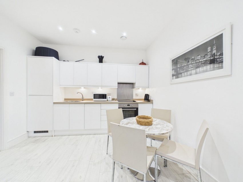 Images for London Road, Staines-Upon-Thames, Middlesex EAID:2640919782 BID:STL