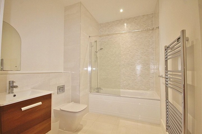 Images for London Road, Staines-Upon-Thames, Middlesex EAID:2640919782 BID:STL